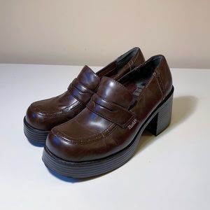 Brown platform chunky Mudd loafers size 9